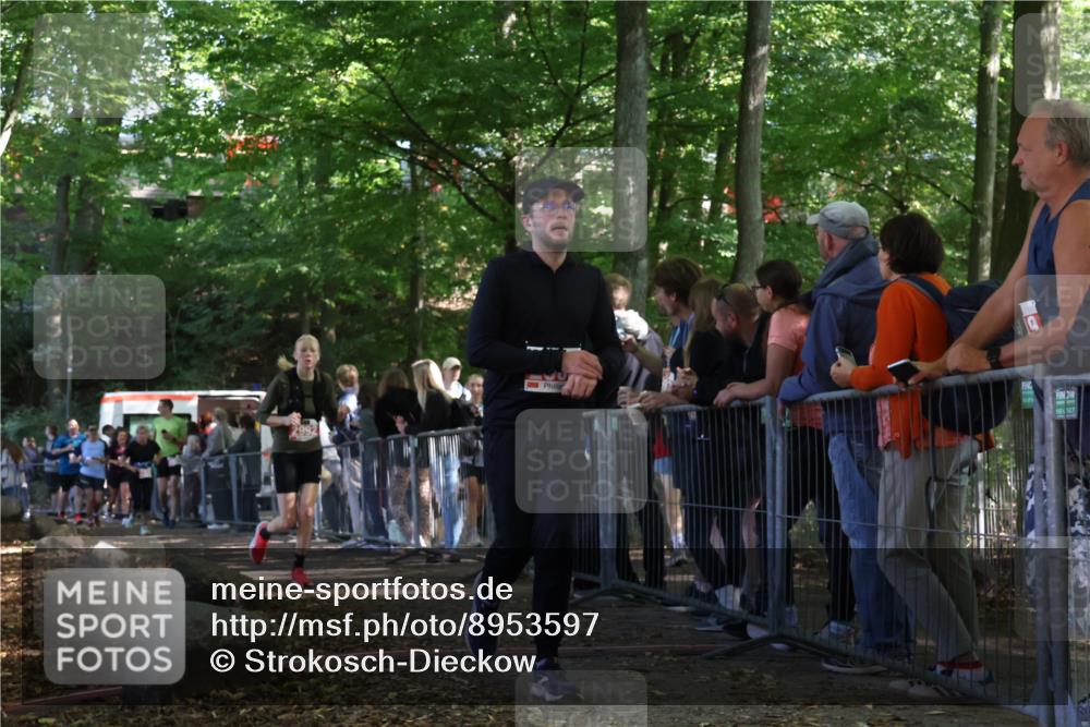 28.09.2025 - 33. Volkslauf durch das schöne Alstertal Strokosch-Dieckow http://msf.ph/oto/8953597 28.09.2025 12:32:53 Ziel 2206, 2535, 2603, 2992 meine-sportfotos.de