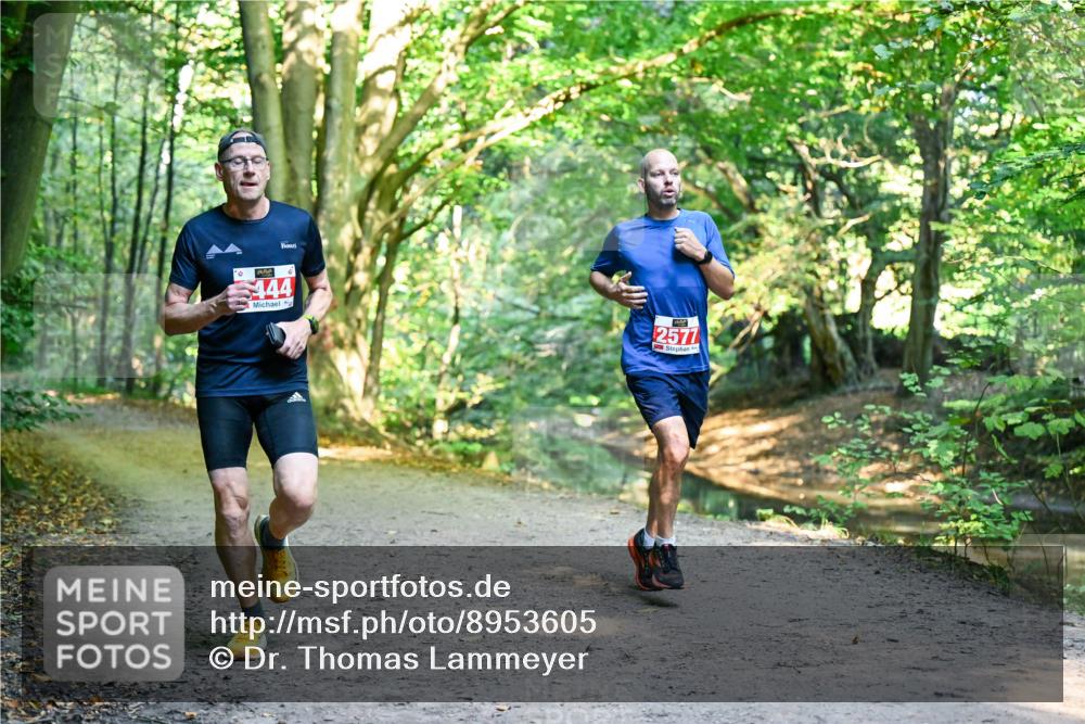 28.09.2025 - 33. Volkslauf durch das schöne Alstertal Dr. Thomas Lammeyer http://msf.ph/oto/8953605 28.09.2025 10:36:10 Laufen 0, 444, 2577 meine-sportfotos.de