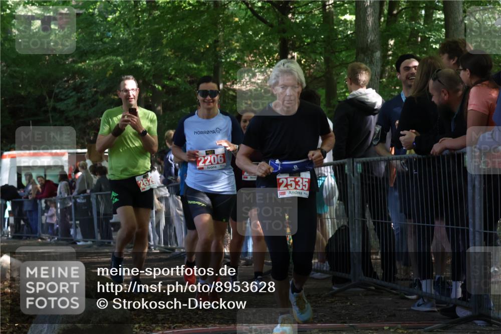 28.09.2025 - 33. Volkslauf durch das schöne Alstertal Strokosch-Dieckow http://msf.ph/oto/8953628 28.09.2025 12:33:02 Ziel 2206, 2285, 2286, 2535, 2629 meine-sportfotos.de