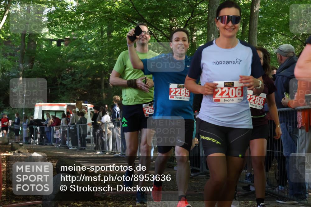 28.09.2025 - 33. Volkslauf durch das schöne Alstertal Strokosch-Dieckow http://msf.ph/oto/8953636 28.09.2025 12:33:04 Ziel 2239, 2285, 2286, 2526, 2531, 2629 meine-sportfotos.de