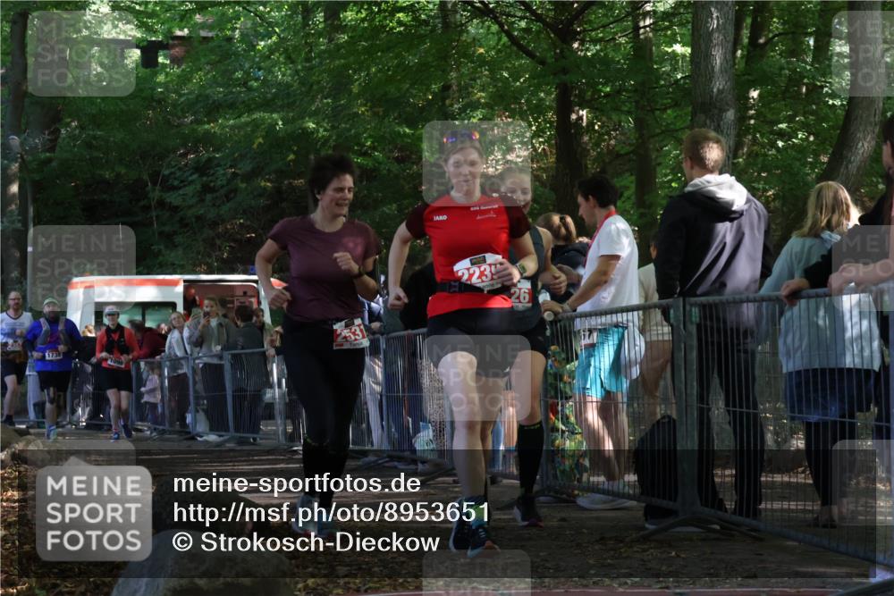 28.09.2025 - 33. Volkslauf durch das schöne Alstertal Strokosch-Dieckow http://msf.ph/oto/8953651 28.09.2025 12:33:12 Ziel 1098, 1738, 2044, 2239, 2526, 2531 meine-sportfotos.de