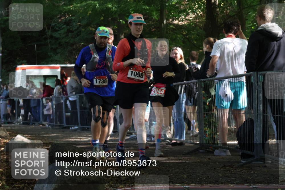28.09.2025 - 33. Volkslauf durch das schöne Alstertal Strokosch-Dieckow http://msf.ph/oto/8953673 28.09.2025 12:33:20 Ziel 1098, 1738, 2043, 2044, 2357 meine-sportfotos.de
