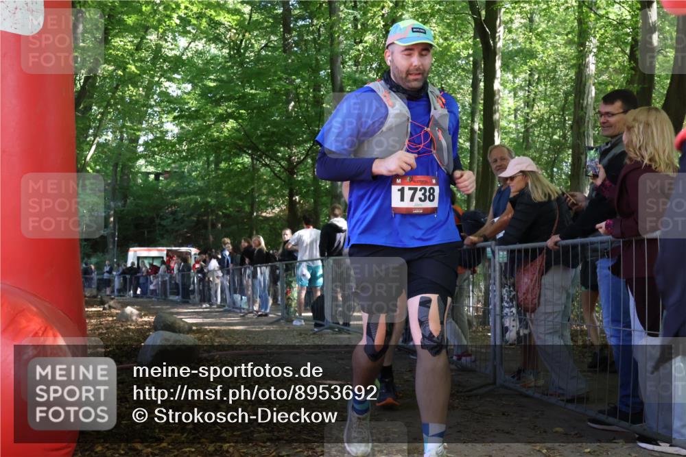 28.09.2025 - 33. Volkslauf durch das schöne Alstertal Strokosch-Dieckow http://msf.ph/oto/8953692 28.09.2025 12:33:25 Ziel  meine-sportfotos.de