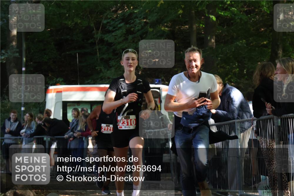 28.09.2025 - 33. Volkslauf durch das schöne Alstertal Strokosch-Dieckow http://msf.ph/oto/8953694 28.09.2025 12:33:34 Ziel 2121, 2310 meine-sportfotos.de