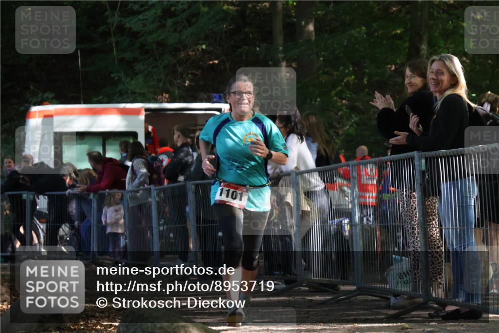 28.09.2025 - 33. Volkslauf durch das schöne Alstertal Strokosch-Dieckow http://msf.ph/oto/8953719 28.09.2025 12:33:47 Ziel 1101 meine-sportfotos.de
