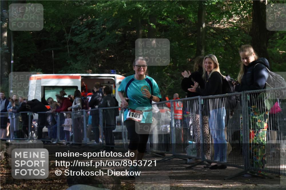 28.09.2025 - 33. Volkslauf durch das schöne Alstertal Strokosch-Dieckow http://msf.ph/oto/8953721 28.09.2025 12:33:48 Ziel 1101 meine-sportfotos.de