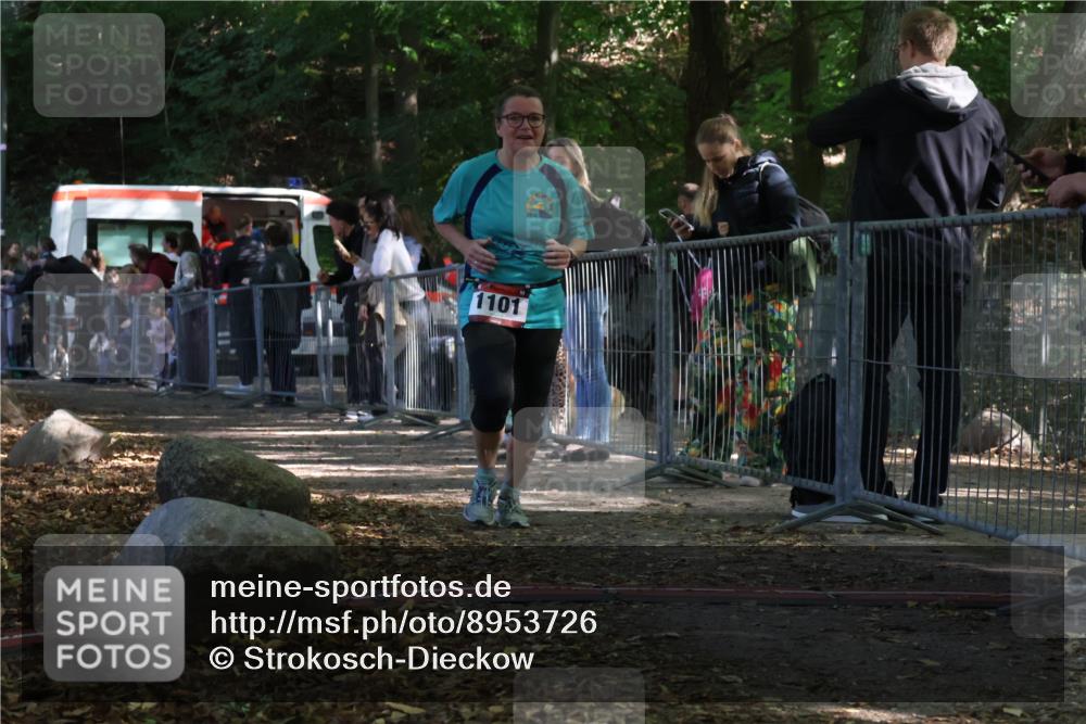 28.09.2025 - 33. Volkslauf durch das schöne Alstertal Strokosch-Dieckow http://msf.ph/oto/8953726 28.09.2025 12:33:49 Ziel 1101 meine-sportfotos.de