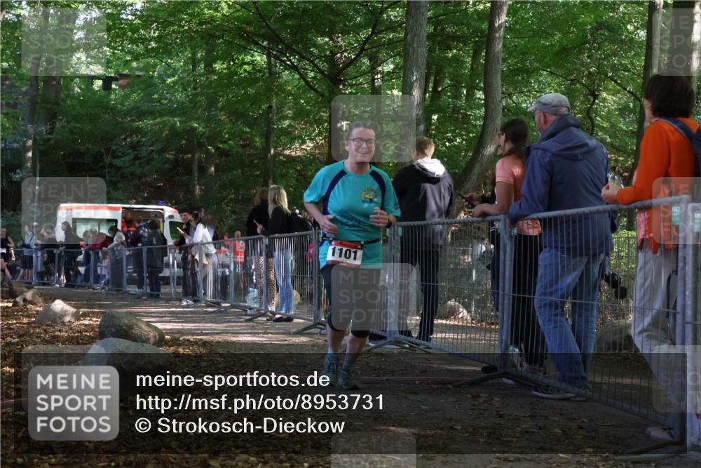 28.09.2025 - 33. Volkslauf durch das schöne Alstertal Strokosch-Dieckow http://msf.ph/oto/8953731 28.09.2025 12:33:51 Ziel 1101 meine-sportfotos.de
