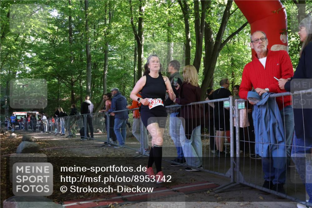 28.09.2025 - 33. Volkslauf durch das schöne Alstertal Strokosch-Dieckow http://msf.ph/oto/8953742 28.09.2025 12:34:03 Ziel 2207 meine-sportfotos.de