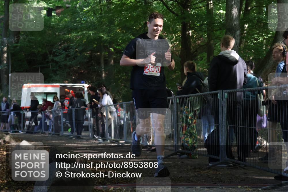 28.09.2025 - 33. Volkslauf durch das schöne Alstertal Strokosch-Dieckow http://msf.ph/oto/8953808 28.09.2025 12:34:21 Ziel 2600 meine-sportfotos.de