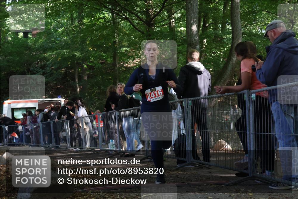 28.09.2025 - 33. Volkslauf durch das schöne Alstertal Strokosch-Dieckow http://msf.ph/oto/8953820 28.09.2025 12:34:43 Ziel 2416 meine-sportfotos.de