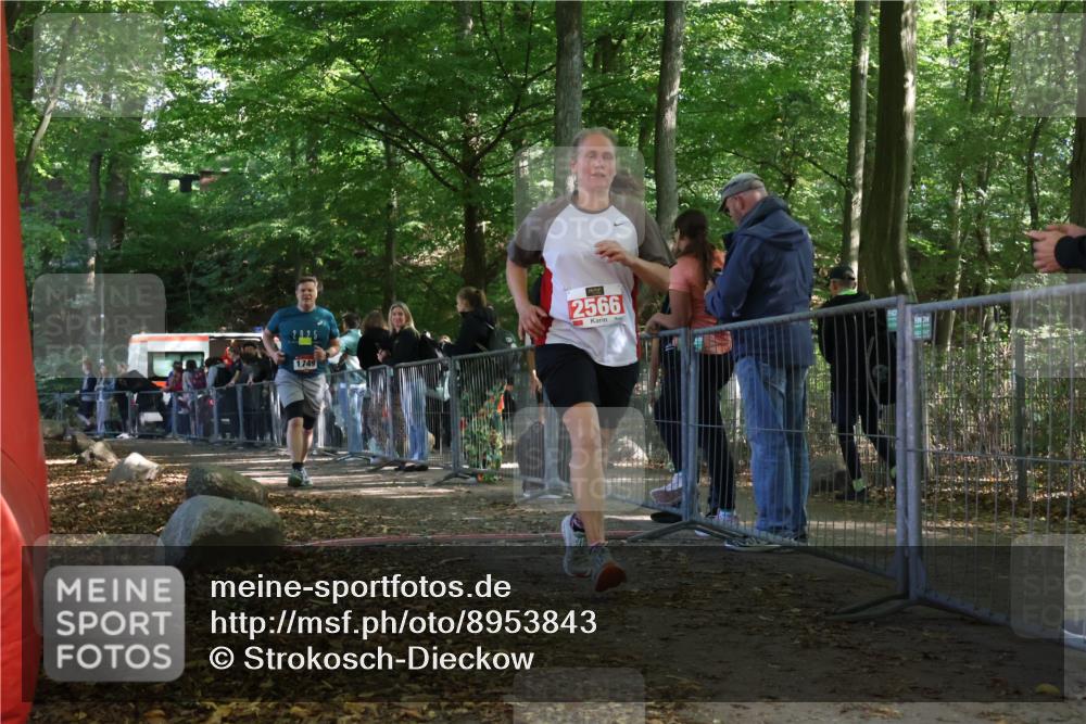 28.09.2025 - 33. Volkslauf durch das schöne Alstertal Strokosch-Dieckow http://msf.ph/oto/8953843 28.09.2025 12:35:00 Ziel 1749, 2566 meine-sportfotos.de