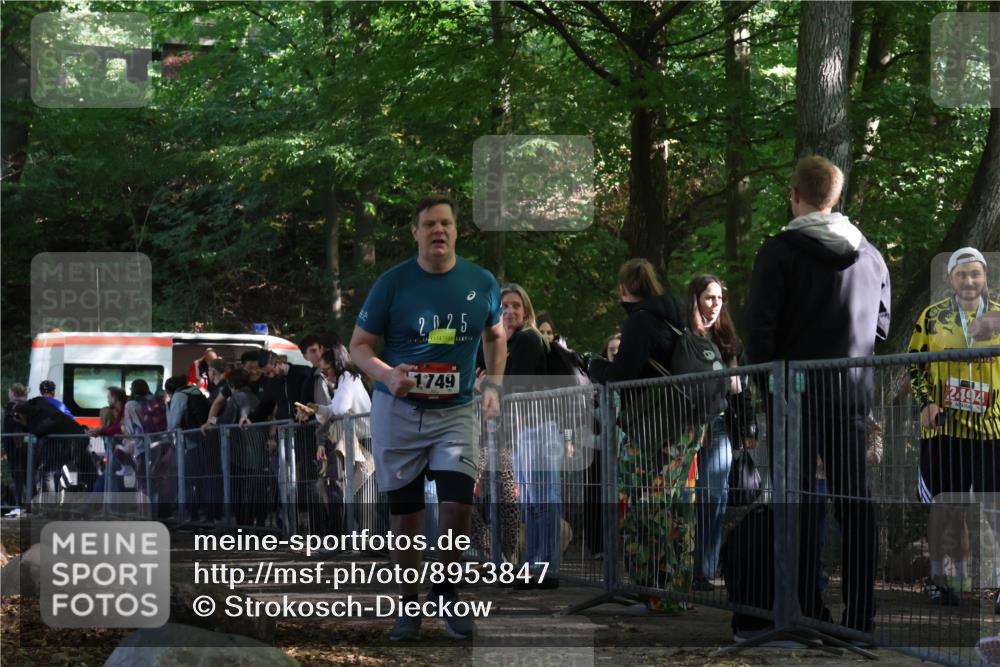 28.09.2025 - 33. Volkslauf durch das schöne Alstertal Strokosch-Dieckow http://msf.ph/oto/8953847 28.09.2025 12:35:01 Ziel 1749 meine-sportfotos.de