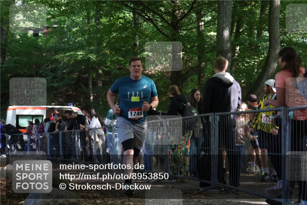 28.09.2025 - 33. Volkslauf durch das schöne Alstertal Strokosch-Dieckow http://msf.ph/oto/8953850 28.09.2025 12:35:01 Ziel 1749 meine-sportfotos.de