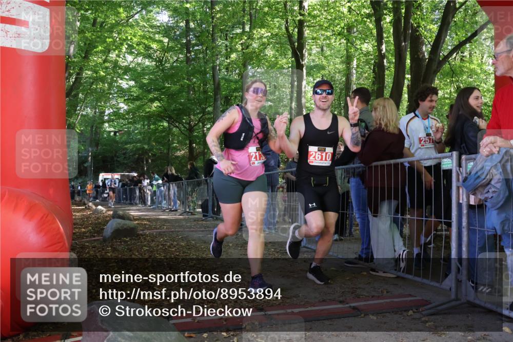 28.09.2025 - 33. Volkslauf durch das schöne Alstertal Strokosch-Dieckow http://msf.ph/oto/8953894 28.09.2025 12:35:15 Ziel 2289, 2625 meine-sportfotos.de