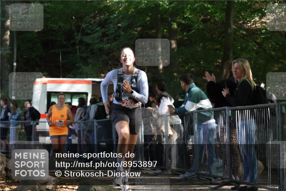 28.09.2025 - 33. Volkslauf durch das schöne Alstertal Strokosch-Dieckow http://msf.ph/oto/8953897 28.09.2025 12:35:17 Ziel 2289, 2625 meine-sportfotos.de