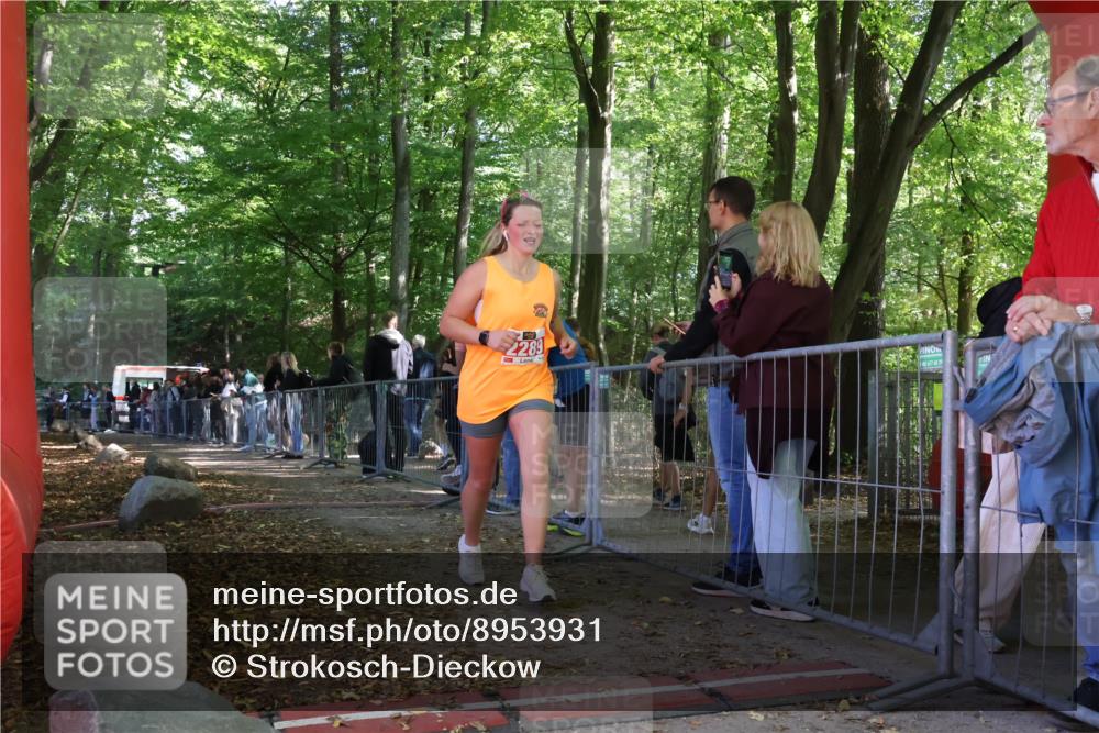 28.09.2025 - 33. Volkslauf durch das schöne Alstertal Strokosch-Dieckow http://msf.ph/oto/8953931 28.09.2025 12:35:25 Ziel  meine-sportfotos.de