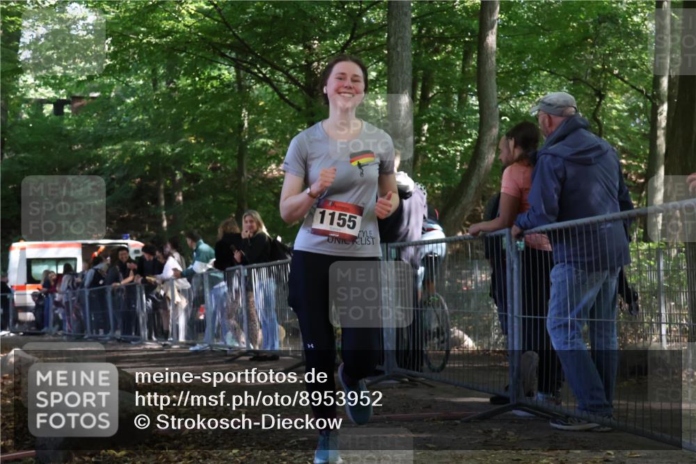 28.09.2025 - 33. Volkslauf durch das schöne Alstertal Strokosch-Dieckow http://msf.ph/oto/8953952 28.09.2025 12:35:54 Ziel 2505 meine-sportfotos.de
