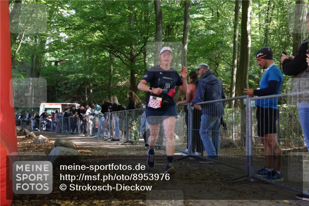 28.09.2025 - 33. Volkslauf durch das schöne Alstertal Strokosch-Dieckow http://msf.ph/oto/8953976 28.09.2025 12:36:03 Ziel 2505 meine-sportfotos.de