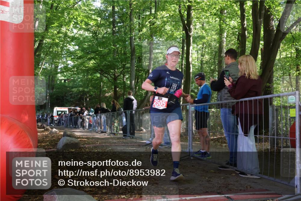 28.09.2025 - 33. Volkslauf durch das schöne Alstertal Strokosch-Dieckow http://msf.ph/oto/8953982 28.09.2025 12:36:04 Ziel  meine-sportfotos.de