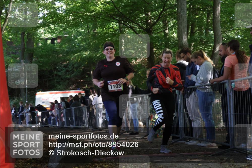 28.09.2025 - 33. Volkslauf durch das schöne Alstertal Strokosch-Dieckow http://msf.ph/oto/8954026 28.09.2025 12:37:31 Ziel 1103 meine-sportfotos.de