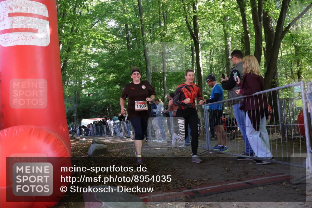 28.09.2025 - 33. Volkslauf durch das schöne Alstertal Strokosch-Dieckow http://msf.ph/oto/8954035 28.09.2025 12:37:33 Ziel 1103 meine-sportfotos.de