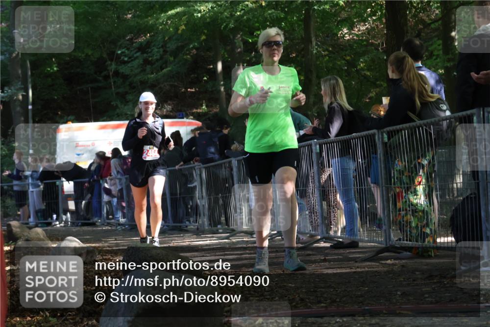 28.09.2025 - 33. Volkslauf durch das schöne Alstertal Strokosch-Dieckow http://msf.ph/oto/8954090 28.09.2025 12:38:10 Ziel 2464, 2539 meine-sportfotos.de