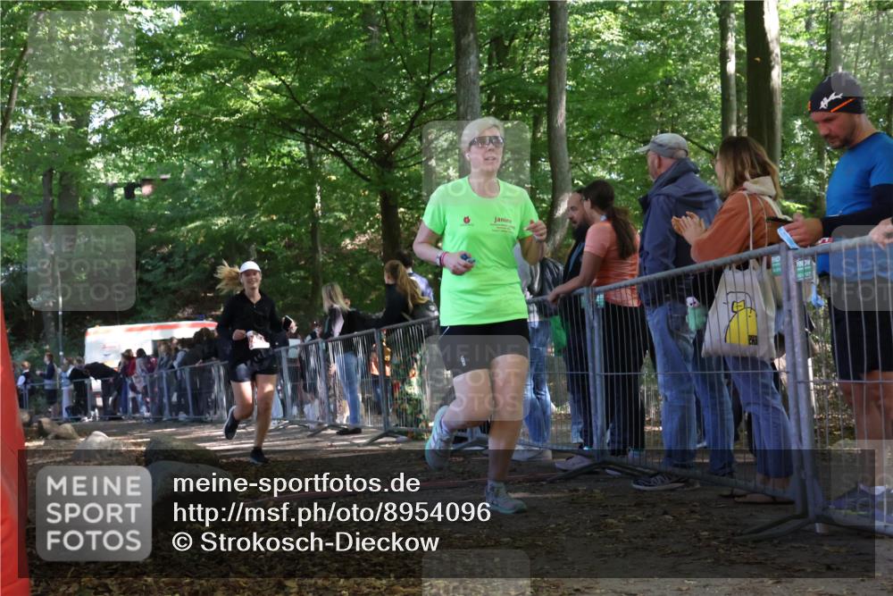 28.09.2025 - 33. Volkslauf durch das schöne Alstertal Strokosch-Dieckow http://msf.ph/oto/8954096 28.09.2025 12:38:12 Ziel 2464, 2539 meine-sportfotos.de