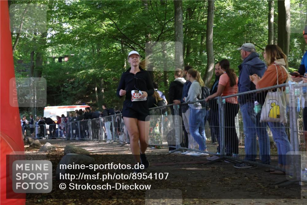 28.09.2025 - 33. Volkslauf durch das schöne Alstertal Strokosch-Dieckow http://msf.ph/oto/8954107 28.09.2025 12:38:14 Ziel 2464 meine-sportfotos.de