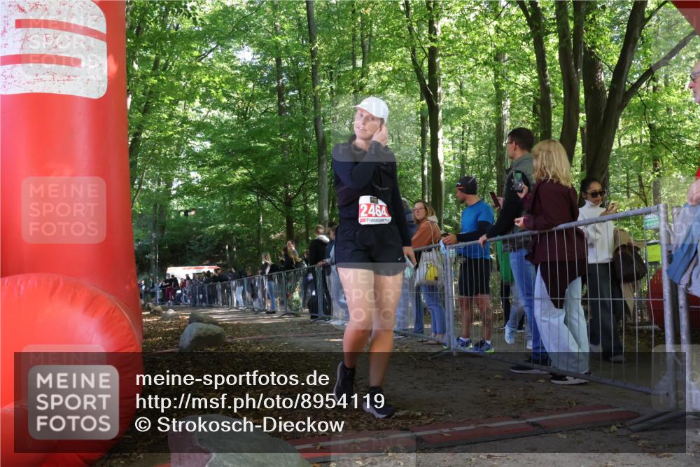 28.09.2025 - 33. Volkslauf durch das schöne Alstertal Strokosch-Dieckow http://msf.ph/oto/8954119 28.09.2025 12:38:17 Ziel 1118 meine-sportfotos.de