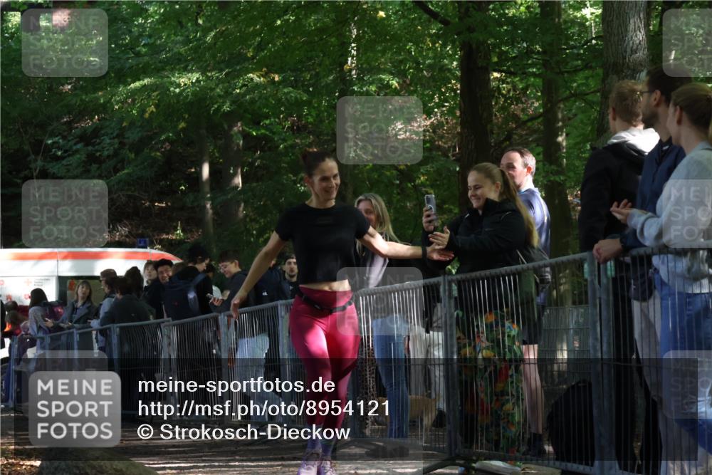 28.09.2025 - 33. Volkslauf durch das schöne Alstertal Strokosch-Dieckow http://msf.ph/oto/8954121 28.09.2025 12:38:23 Ziel 1118 meine-sportfotos.de