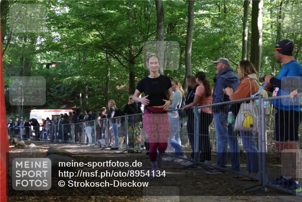 28.09.2025 - 33. Volkslauf durch das schöne Alstertal Strokosch-Dieckow http://msf.ph/oto/8954134 28.09.2025 12:38:25 Ziel 1118 meine-sportfotos.de