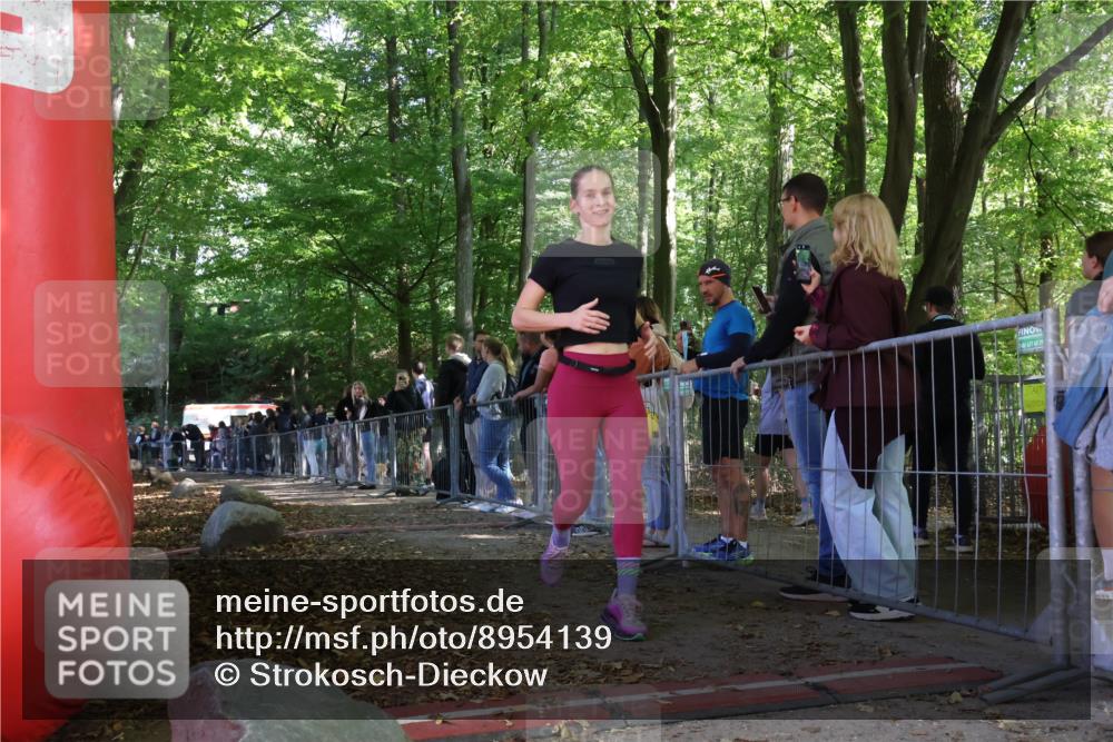 28.09.2025 - 33. Volkslauf durch das schöne Alstertal Strokosch-Dieckow http://msf.ph/oto/8954139 28.09.2025 12:38:26 Ziel 1118 meine-sportfotos.de