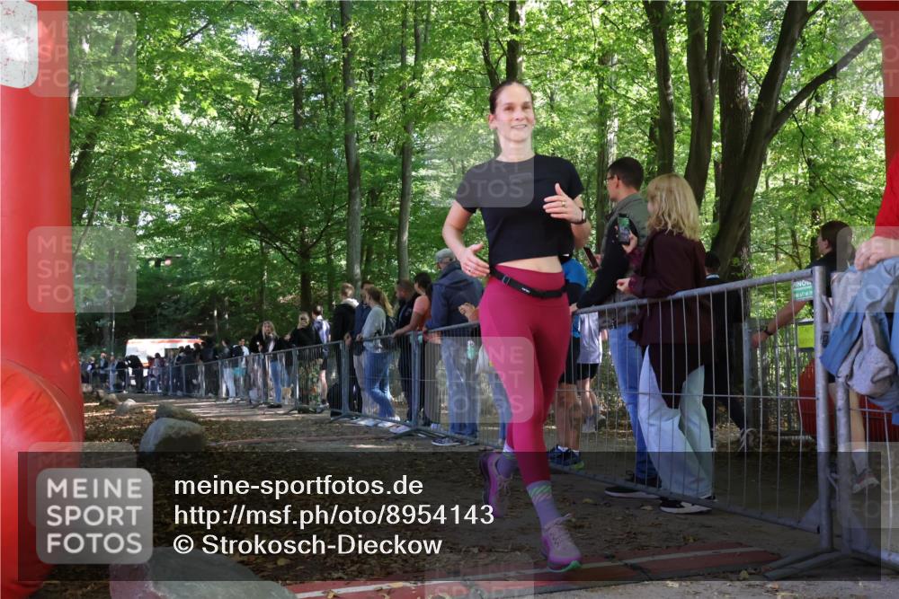 28.09.2025 - 33. Volkslauf durch das schöne Alstertal Strokosch-Dieckow http://msf.ph/oto/8954143 28.09.2025 12:38:27 Ziel 1118 meine-sportfotos.de