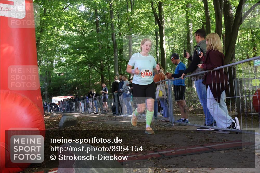28.09.2025 - 33. Volkslauf durch das schöne Alstertal Strokosch-Dieckow http://msf.ph/oto/8954154 28.09.2025 12:38:38 Ziel 2172 meine-sportfotos.de