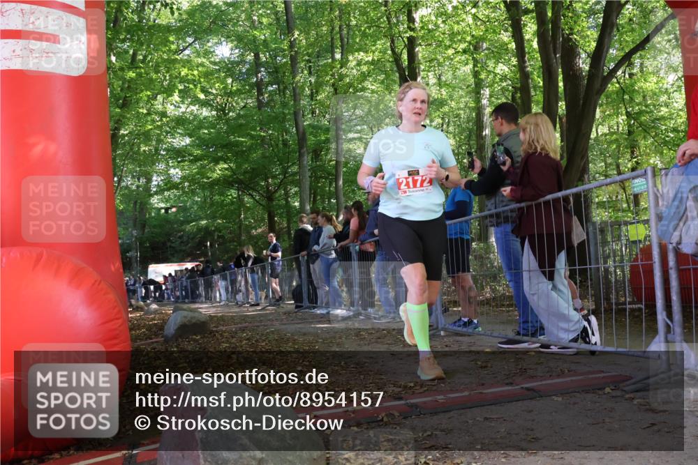 28.09.2025 - 33. Volkslauf durch das schöne Alstertal Strokosch-Dieckow http://msf.ph/oto/8954157 28.09.2025 12:38:39 Ziel 2172 meine-sportfotos.de