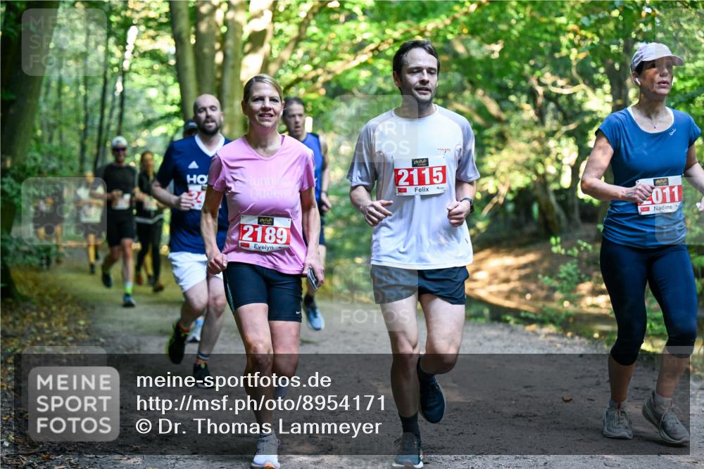 28.09.2025 - 33. Volkslauf durch das schöne Alstertal Dr. Thomas Lammeyer http://msf.ph/oto/8954171 28.09.2025 10:38:03 Laufen 2115, 2189, 011 meine-sportfotos.de