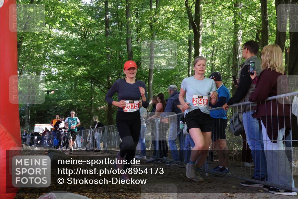 28.09.2025 - 33. Volkslauf durch das schöne Alstertal Strokosch-Dieckow http://msf.ph/oto/8954173 28.09.2025 12:38:53 Ziel 1104, 1754, 2158, 2337, 2575, 2649 meine-sportfotos.de