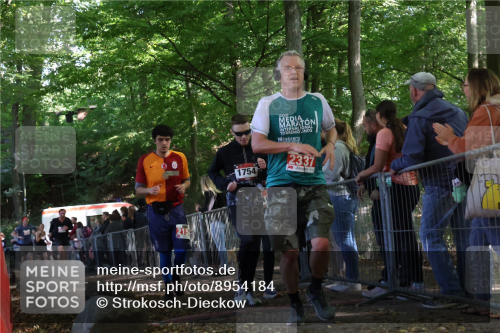 28.09.2025 - 33. Volkslauf durch das schöne Alstertal Strokosch-Dieckow http://msf.ph/oto/8954184 28.09.2025 12:38:57 Ziel 1104, 1754, 2158, 2316, 2337, 2554, 2640 meine-sportfotos.de