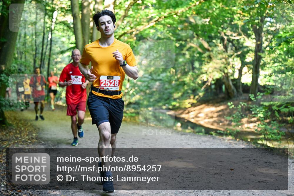 28.09.2025 - 33. Volkslauf durch das schöne Alstertal Dr. Thomas Lammeyer http://msf.ph/oto/8954257 28.09.2025 10:38:15 Laufen 2528 meine-sportfotos.de