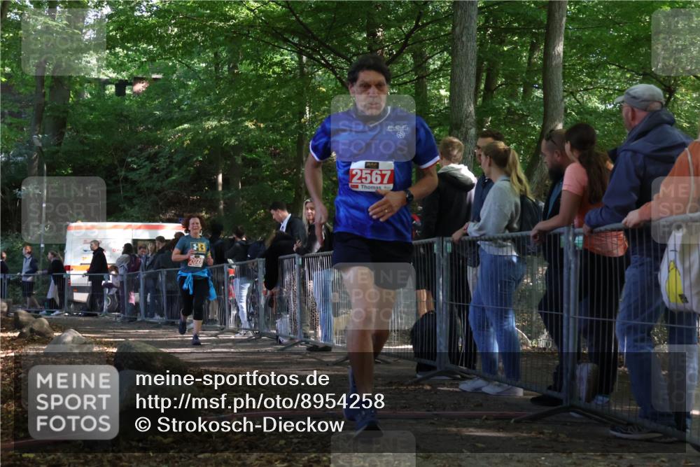 28.09.2025 - 33. Volkslauf durch das schöne Alstertal Strokosch-Dieckow http://msf.ph/oto/8954258 28.09.2025 12:39:23 Ziel 2028, 2567 meine-sportfotos.de