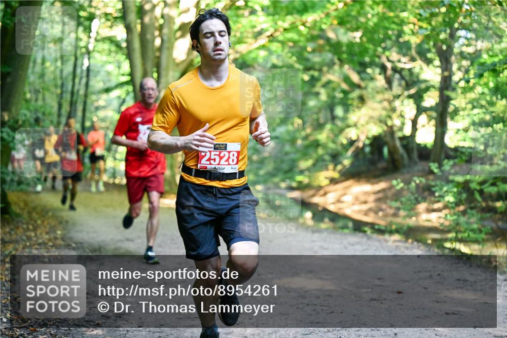 28.09.2025 - 33. Volkslauf durch das schöne Alstertal Dr. Thomas Lammeyer http://msf.ph/oto/8954261 28.09.2025 10:38:15 Laufen 2528 meine-sportfotos.de