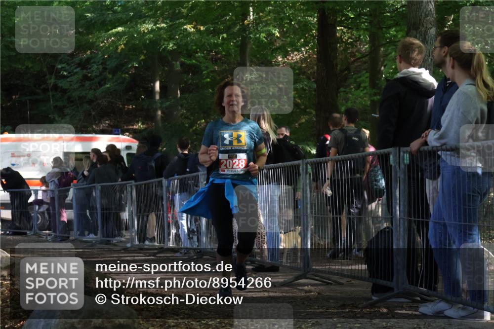28.09.2025 - 33. Volkslauf durch das schöne Alstertal Strokosch-Dieckow http://msf.ph/oto/8954266 28.09.2025 12:39:26 Ziel 2028 meine-sportfotos.de