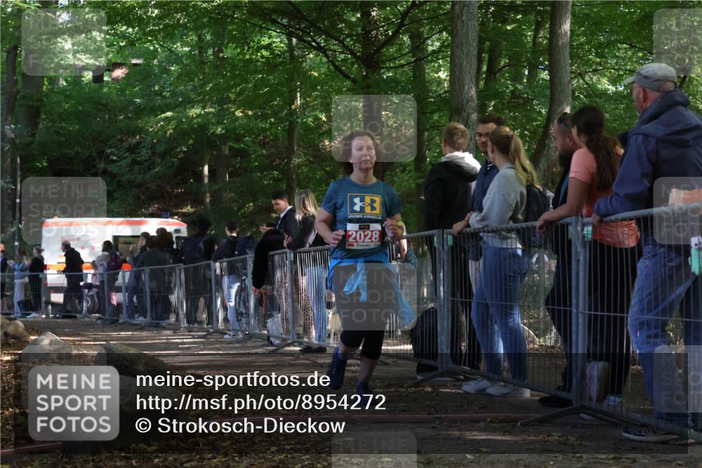 28.09.2025 - 33. Volkslauf durch das schöne Alstertal Strokosch-Dieckow http://msf.ph/oto/8954272 28.09.2025 12:39:27 Ziel 2028 meine-sportfotos.de