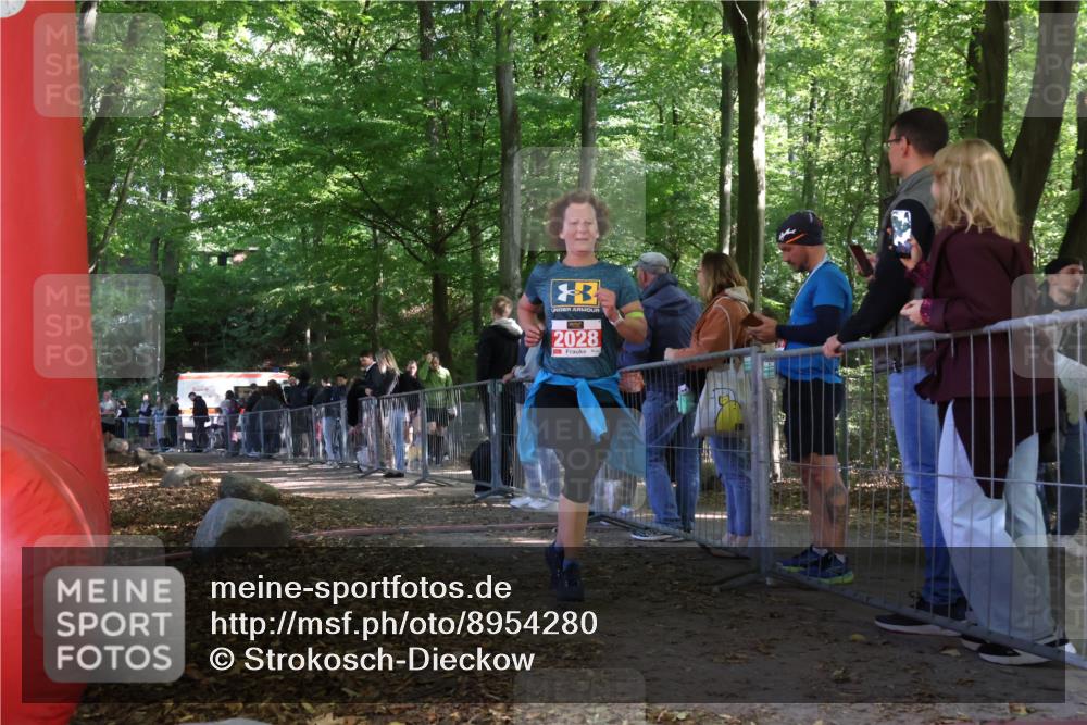 28.09.2025 - 33. Volkslauf durch das schöne Alstertal Strokosch-Dieckow http://msf.ph/oto/8954280 28.09.2025 12:39:28 Ziel 2028 meine-sportfotos.de