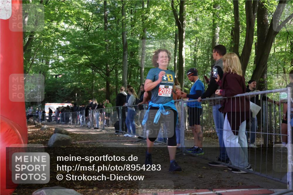 28.09.2025 - 33. Volkslauf durch das schöne Alstertal Strokosch-Dieckow http://msf.ph/oto/8954283 28.09.2025 12:39:29 Ziel 2028 meine-sportfotos.de