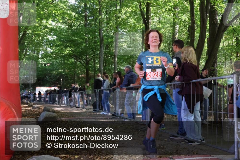 28.09.2025 - 33. Volkslauf durch das schöne Alstertal Strokosch-Dieckow http://msf.ph/oto/8954286 28.09.2025 12:39:29 Ziel 2028 meine-sportfotos.de