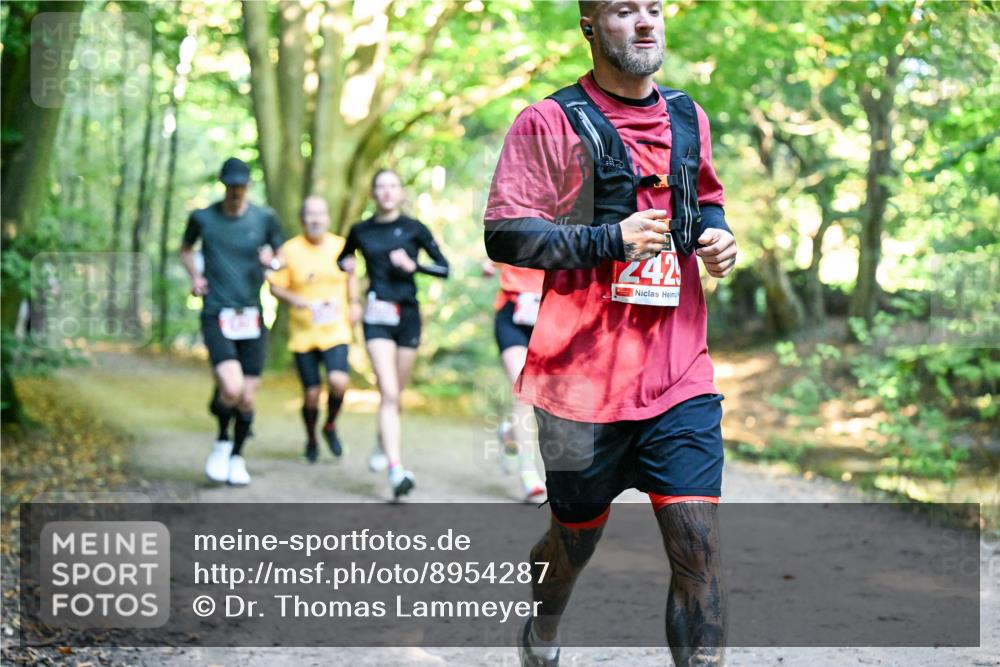 28.09.2025 - 33. Volkslauf durch das schöne Alstertal Dr. Thomas Lammeyer http://msf.ph/oto/8954287 28.09.2025 10:38:19 Laufen 242 meine-sportfotos.de