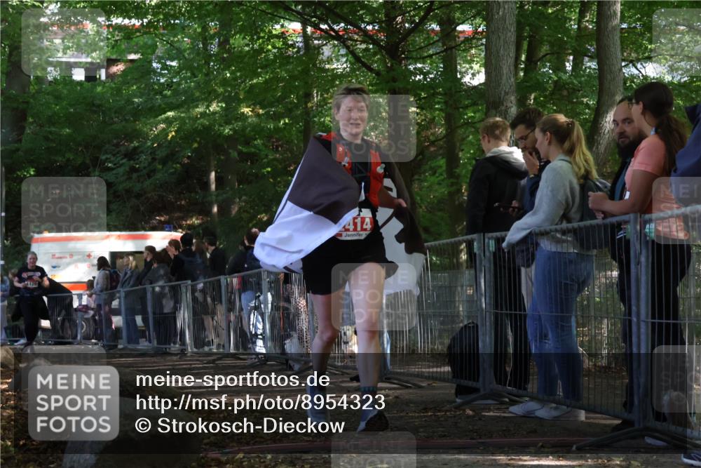 28.09.2025 - 33. Volkslauf durch das schöne Alstertal Strokosch-Dieckow http://msf.ph/oto/8954323 28.09.2025 12:40:23 Ziel 1120, 2414 meine-sportfotos.de