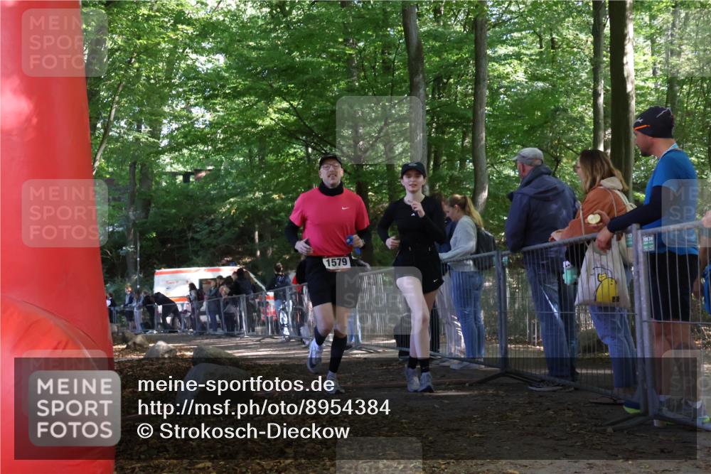28.09.2025 - 33. Volkslauf durch das schöne Alstertal Strokosch-Dieckow http://msf.ph/oto/8954384 28.09.2025 12:40:42 Ziel 1566, 1579 meine-sportfotos.de